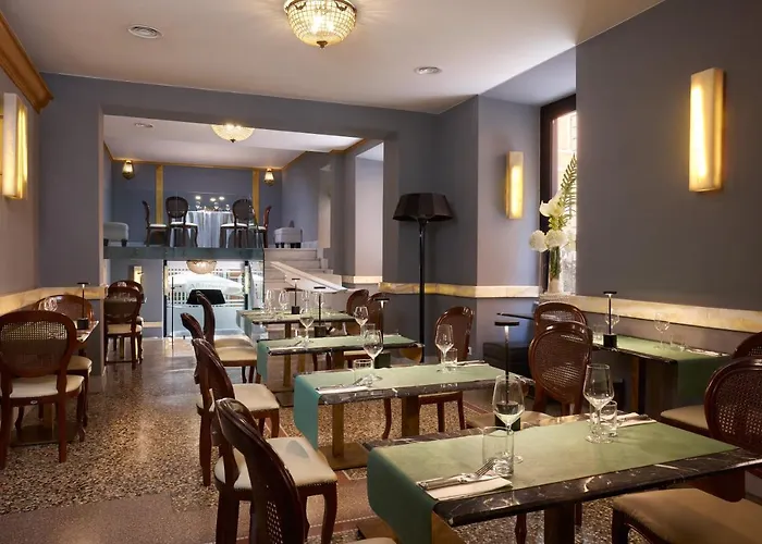 Hotel Golden Tulip Piram 4*