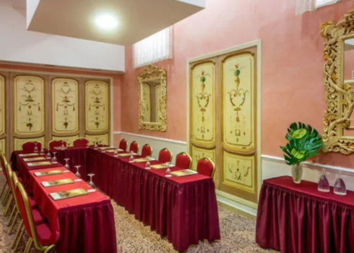 Szálloda Golden Tulip Piram
