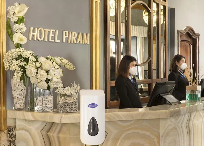 Golden Tulip Piram