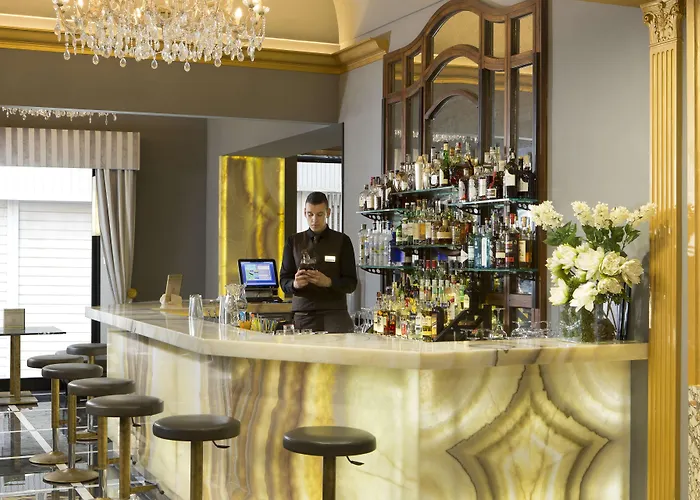 Golden Tulip Piram Szálloda 4*