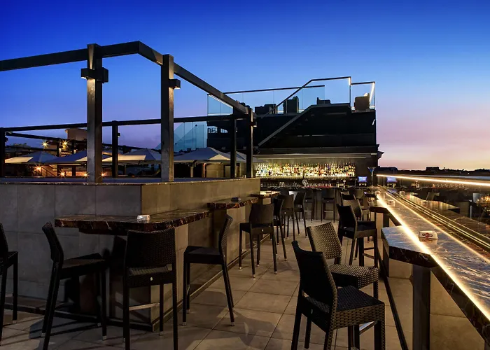 Golden Tulip Piram