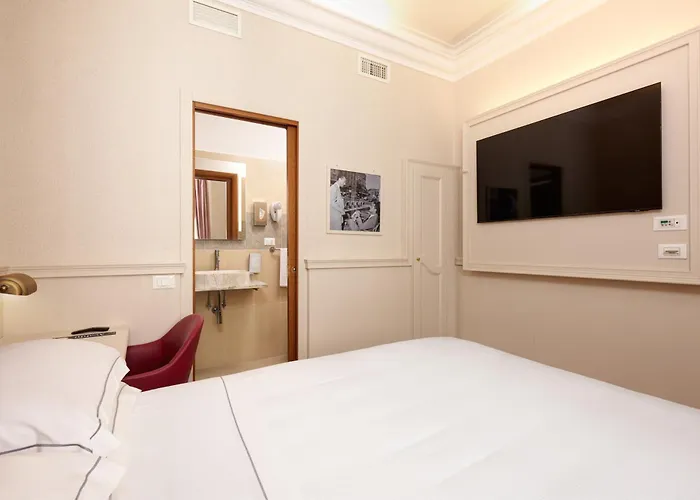 Golden Tulip Piram 4*